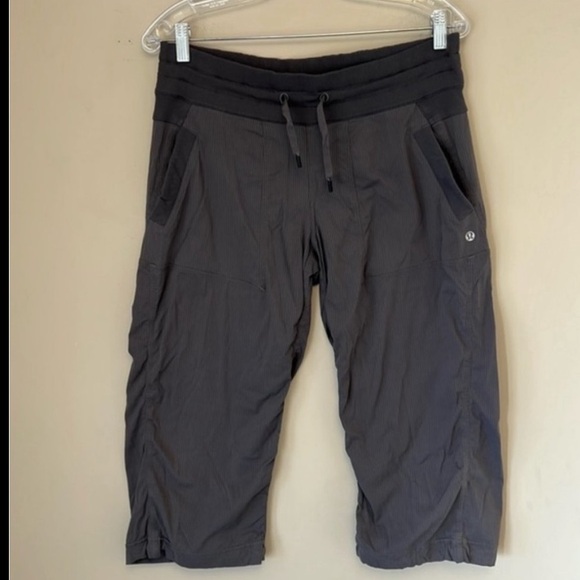Lululemon dance studio gray crop pants sz 8 - Picture 6 of 6